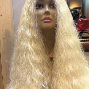 Cream Hair Accessories with Wavy Texture and Dramatic Volume